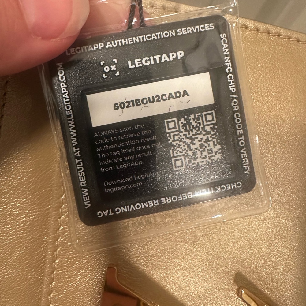Louis Vuitton Metallic Gold Logo Clutch - Picture 14 of 14